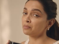 How to use Cucumber Quench gel face moisturizer by Deepika Padukone #size_all